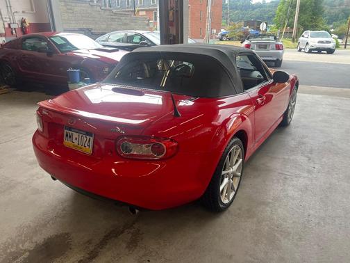 Red 2009 Mazda MX-5 Miata Touring