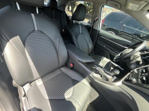 White 2022 Toyota Camry SE