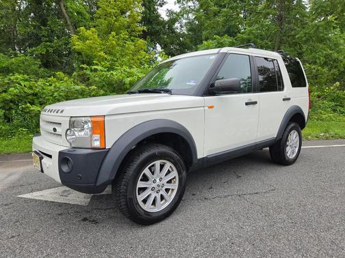 White 2008 Land Rover LR3 SE