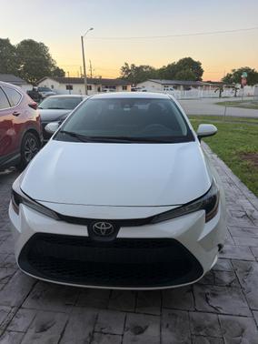 White 2020 Toyota Corolla LE