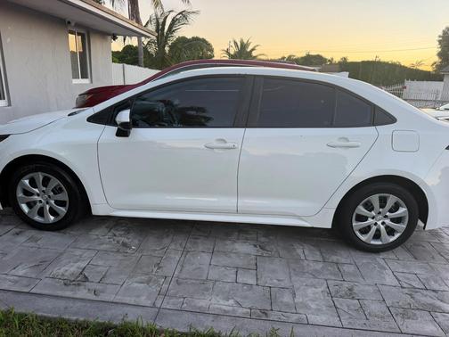 White 2020 Toyota Corolla LE