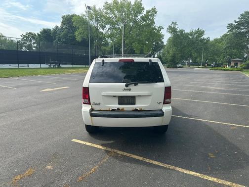 White 2010 Jeep Grand Cherokee Laredo
