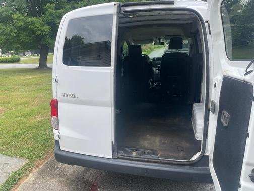 White 2018 Nissan NV200 S
