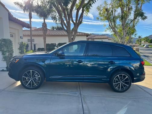 2022 Audi Q7 55 Premium Plus