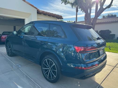 2022 Audi Q7 55 Premium Plus