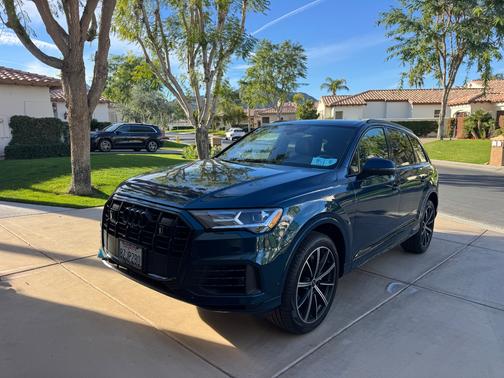 2022 Audi Q7 55 Premium Plus