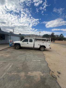 White 2006 GMC Sierra 2500 W/T