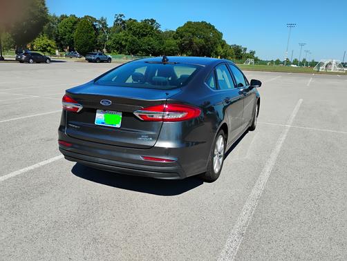 Gray 2019 Ford Fusion Hybrid SE