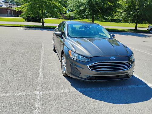 Gray 2019 Ford Fusion Hybrid SE