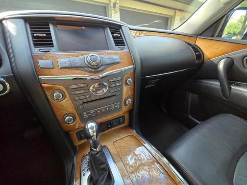 Silver 2014 INFINITI QX80 Base