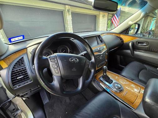 Silver 2014 INFINITI QX80 Base