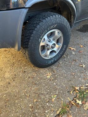 Black 2000 Nissan Xterra SE 4WD