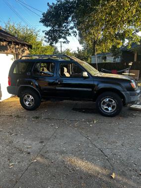 Black 2000 Nissan Xterra SE 4WD