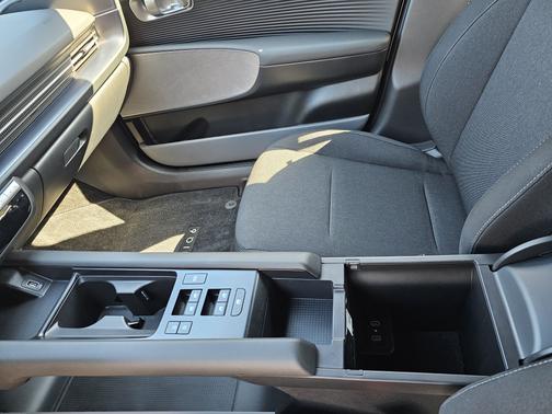 2025 Hyundai IONIQ 6 SE Standard Range
