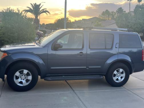 2006 Nissan Pathfinder SE