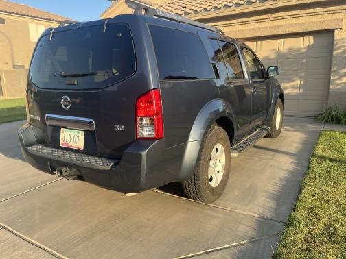 2006 Nissan Pathfinder SE