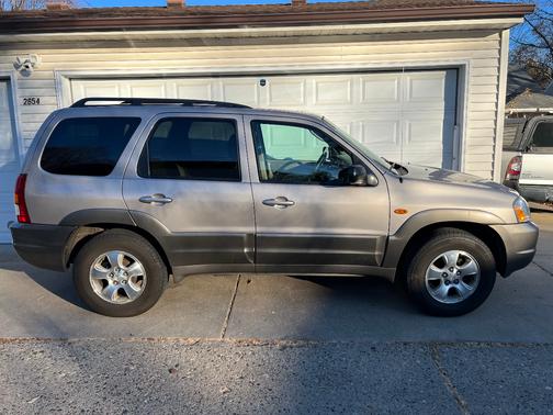 2002 Mazda Tribute ES V6