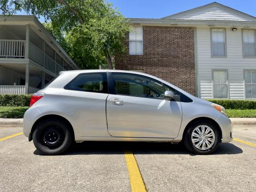 2014 Toyota Yaris LE