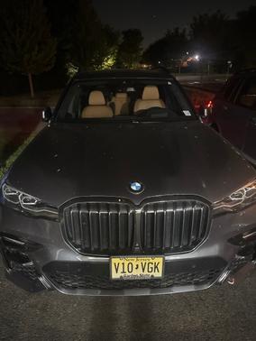 Gray 2022 BMW X7 xDrive40i