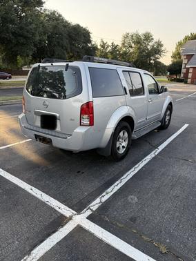 Silver 2006 Nissan Pathfinder SE