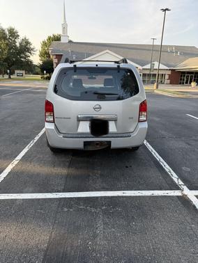 Silver 2006 Nissan Pathfinder SE