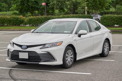 2021 Toyota Camry Hybrid LE