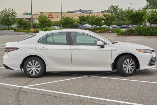 2021 Toyota Camry Hybrid LE