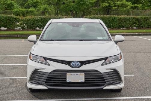 2021 Toyota Camry Hybrid LE