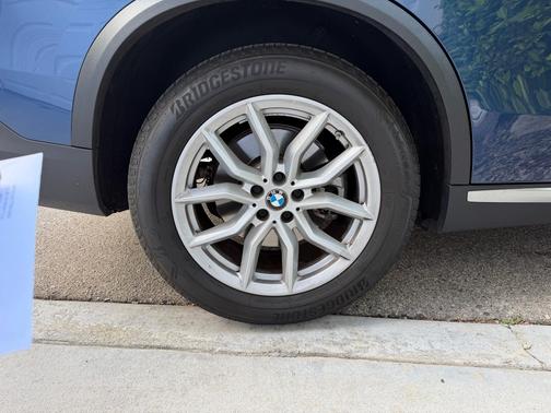 Blue 2023 BMW X5 xDrive40i