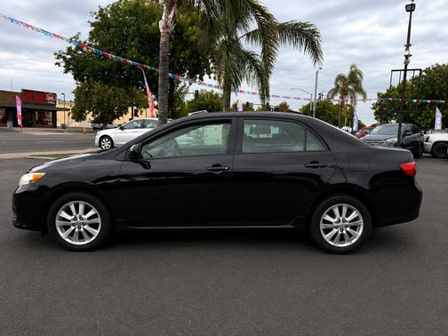 Black 2009 Toyota Corolla LE