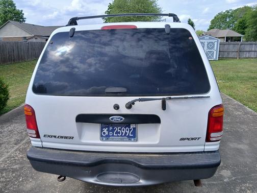 White 1999 Ford Explorer Sport