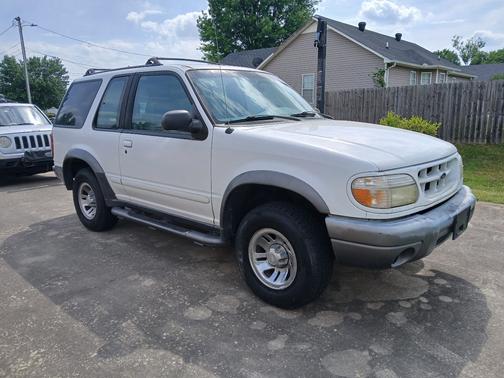 White 1999 Ford Explorer Sport