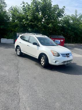 White 2014 Nissan Rogue Select S