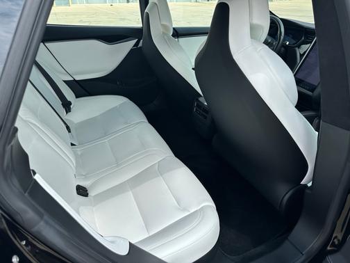 Black 2019 Tesla Model S 75D