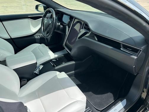 Black 2019 Tesla Model S 75D