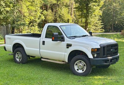 White 2009 Ford F-250 XL