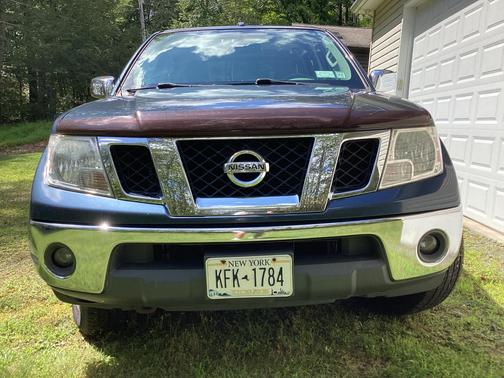 Blue 2015 Nissan Frontier SL