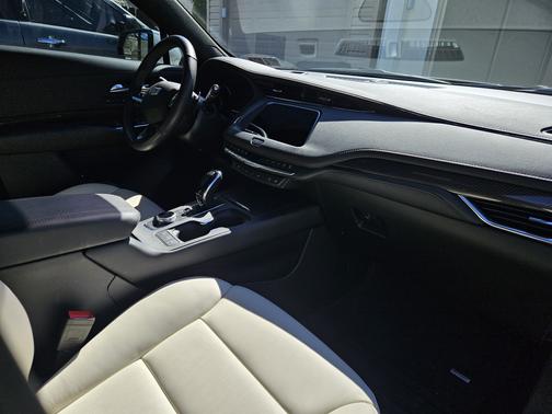 2023 Cadillac XT4 Sport
