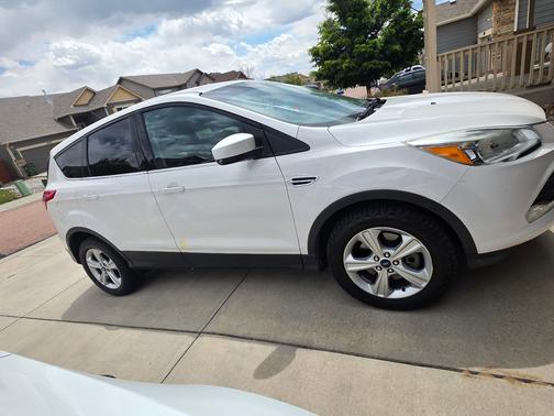 White 2014 Ford Escape SE