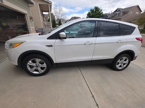 White 2014 Ford Escape SE