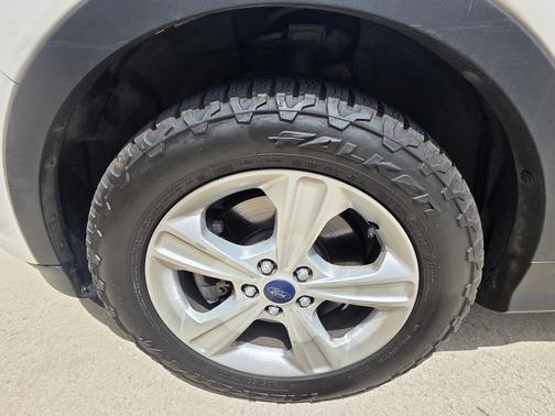 White 2014 Ford Escape SE