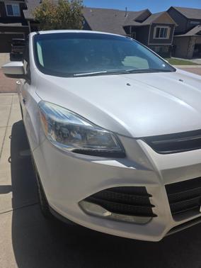 White 2014 Ford Escape SE