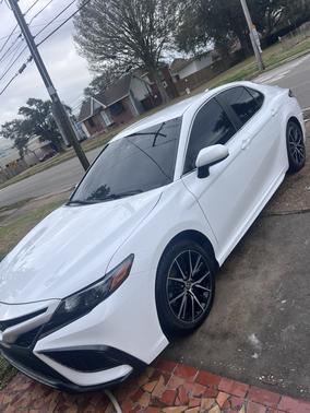 White 2021 Toyota Camry SE