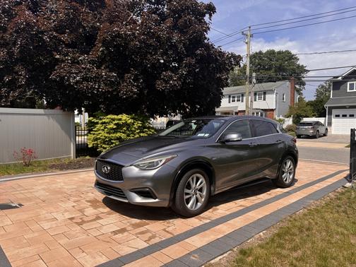 Gray 2018 INFINITI QX30 Base