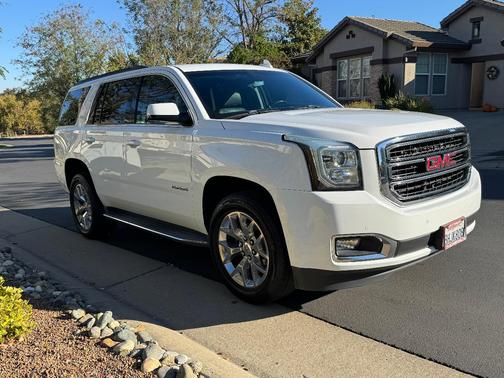 White 2018 GMC Yukon SLE