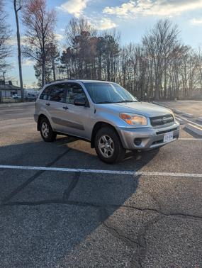 2004 Toyota RAV4 Base