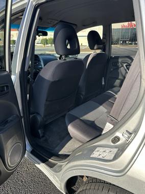 2004 Toyota RAV4 Base