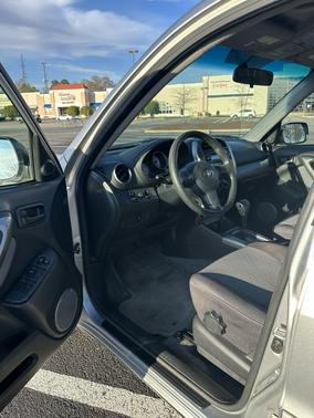 2004 Toyota RAV4 Base