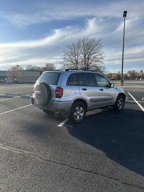 2004 Toyota RAV4 Base