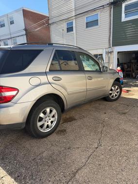 Gray 2006 Mercedes-Benz M-Class ML 350 4MATIC